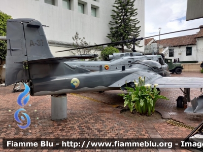 Cessna A-37 Dragonfly
Colombia
FAC - Fuerza Aérea Colombiana
Museo Militar de Colombia, Bogotá
Parole chiave: Cessna A-37 Dragonfly A37 FAC aeronautica Colombia Museo