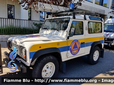 Land Rover Defender 90
Gruppo Comunale Volontari di Protezione Civile
Città di Meda (MB)
Antincendio Boschivo
Parole chiave: Land_Rover Defender_90 PC Protezione_Civile Meda MB