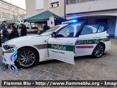 Alfa Romeo Nuova Giulia Q4
Polizia Locale Meda (MB)
Auto 6
Allestita per trasporto organi
Allestimento Ciabilli
YA 531 AR
Parole chiave: Alfa_Romeo Nuova_Giulia Giulia Polizia_Locale_Meda Polizia_Locale Meda