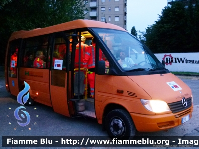 Mercedes-Benz Sprinter II serie
Azienda Ospedaliera Niguarda Ca'Granda Milano
Servizio navetta interna
In uso all'AREU 118 per il trasporto dei soccorritori in servizio al VII Incontro Mondiale delle Famiglie
Parole chiave: Lombardia (MI) Mercedes-Benz Sprinter_IIserie Visita_Papa_Milano_2012