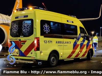 Mercedes-Benz Sprinter
Nederland - Paesi Bassi
KLM Health Services - Airport Medical Services
Schiphol Airport
12-171
Parole chiave: Mercedes-Benz_Sprinter Ambulanza Schipol Aeroporto 12-171 R-249-JG