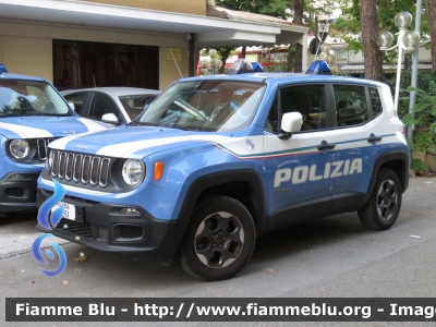 Jeep Renegade
Polizia di Stato
Reparto Prevenzione Crimine
Allestimento NCT Nuova Carrozzeria Torinese
Decorazione Grafica Artlantis
POLIZIA M2261
Parole chiave: Jeep Renegade POLIZIAM2261