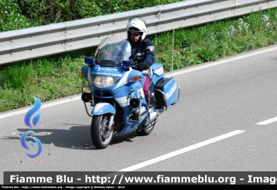 Bmw r850rt II serie
Polizia di Stato
Polizia Stradale
In scorta alla "Mille Miglia 2010"
Parole chiave: Bmw r850rt_IIserie Polizia