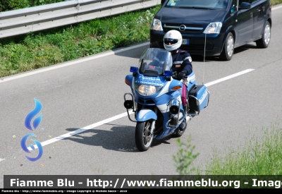 Bmw r850rt II serie
Polizia di Stato
Polizia Stradale
In scorta alla "Mille Miglia 2010"
Parole chiave: Bmw r850rt_IIserie Polizia