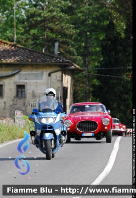 Bmw r850rt II serie
Polizia di Stato
Polizia Stradale
In scorta alla "Mille Miglia 2010"
Parole chiave: Bmw r850rt_IIserie Polizia