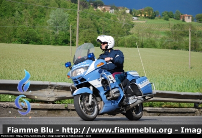 Bmw r850rt II serie
Polizia di Stato
Polizia Stradale
In scorta alla "Mille Miglia 2010"
Parole chiave: Bmw r850rt_IIserie Polizia