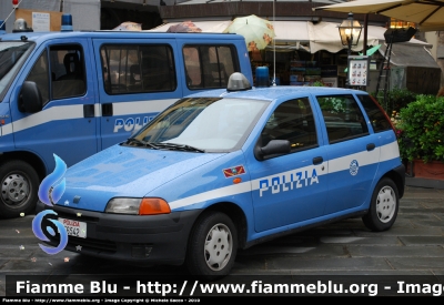 Fiat Punto I serie
Polizia di Stato
Servizio Aereo
POLIZIA E6542
Parole chiave: Fiat Punto_Iserie PoliziaE6542 Festa_della_Polizia_2010