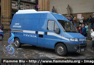 Fiat Ducato II serie
Polizia di Stato
Artificieri
POLIZIA B5782
Parole chiave: Fiat Ducato_IIserie PoliziaB5782 Festa_della_Polizia_2010