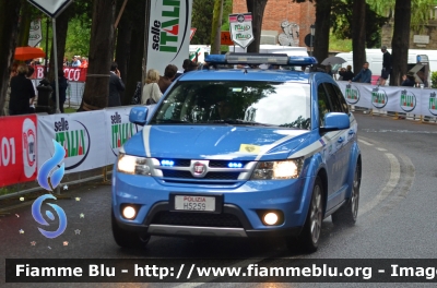 Fiat Freemont
Polizia di Stato
Polizia Stradale
POLIZIA H5259
in scorta al Giro d'Italia 2013
Parole chiave: Fiat Freemont POLIZIAH5259 Giro_Italia_2013