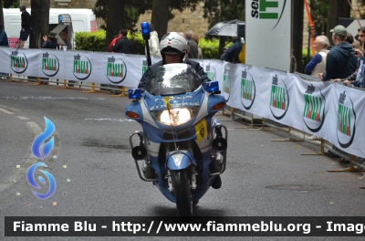 Bmw R850RT II serie
Polizia di Stato
Polizia Stradale
in scorta al Giro d'Italia 2013
Parole chiave: Bmw R850RT_IIserie Giro_Italia_2013