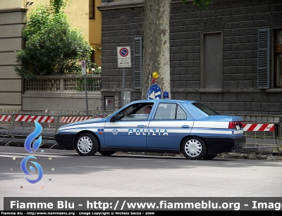 Alfa Romeo 155 II serie
Polizia di Stato
Polizia Stradale in servizio alla Mille Miglia 2006
POLIZIA B7506
Parole chiave: Alfa-Romeo 155_IIserie PoliziaB7506