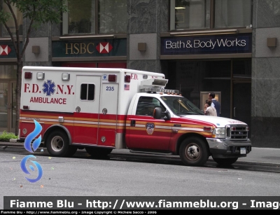 Ford F250
United States of America - Stati Uniti d'America
New York Fire Department
235

Parole chiave: Ford F250 Ambulanza USA