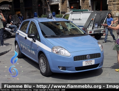 Fiat Grande Punto
Polizia di Stato
Festa della Polizia 2009, Firenze
POLIZIA F7174
Parole chiave: Fiat Grande_Punto PoliziaF7174 Festa_della_Polizia_2009