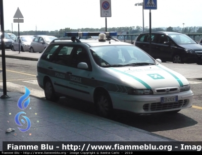 Fiat Marea Weekend II Serie
Polizia Locale Unione Lonate Pozzolo e Ferno
Fotografata all'Aereoporto di Malpensa
Parole chiave: Fiat Marea_IIserie PL_Unione_Lonate_Pozzolo_e_Ferno