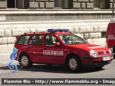 Volkswagen Golf Variant IV serie 
Österreich - Austria
Berufsfeuerwehr der Stadt Wien
Vigili del fuoco permanenti di Vienna
Distaccamento Rathaus 
Parole chiave: Volkswagen Golf_Variant_IVserie