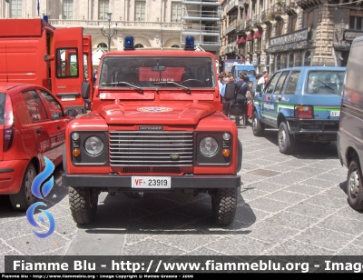 Land Rover Defender 90
Vigili del Fuoco
Comando provinciale di Catania
Nucleo NBCR
VF 23919
Parole chiave: Land-Rover Defender_90 VF23919