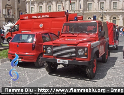 Land Rover Defender 90
Vigili del Fuoco
Comando provinciale di Catania
Nucleo NBCR
VF 23919
Parole chiave: Land-Rover Defender_90 VF23919