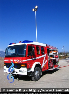 Mercedes-Benz Atego 1628 4x4 I serie
Vigili del Fuoco
Distretto di Trento
Corpo Volontario di Albiano (TN)
Allestimento Ziegler
VF 2D6 TN
Parole chiave: Mercedes-Benz Atego_1628_4x4_Iserie VF2D6TN