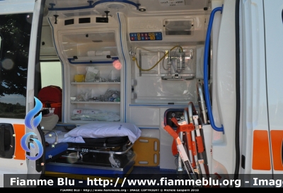 Fiat Ducato X250
Croce Verde Civitanova Marche (MC)
Ambulanza da soccorso per servizio 118
Allestimento "EDM" Forlì
Auto F1
Immatricolazione 2010
Particolare degli interni
Parole chiave: Fiat Ducato_X250 Ambulanza