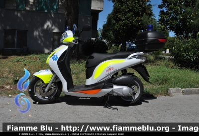 Honda PS 125
Pubblica Assistenza Croce Verde Civitanova Marche
Scooter da Soccorso in Servizio sull'Area Spiagge in Appoggio al 118 Macerata Soccorso
Parole chiave: Honda PS_125 Pubblica_Assistenza_Croce_Verde_Civitanova_Marche 118_Macerata