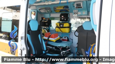 Fiat Ducato X290 4x4
Pubblica Assistenza Croce Azzurra Comano
Sigla Veicolo: "Hotel 09"
Allestimento "Ambitalia"
Ambulanza di emergenza
