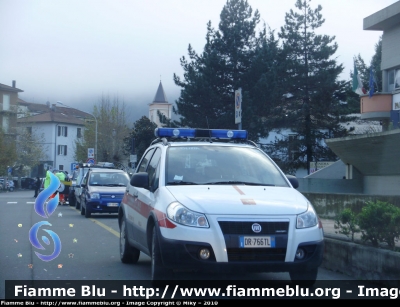 Fiat Sedici
Polizia Municipale Aulla (MS)
Automezzo 01
Allestimento Ciabilli
Da notare la scritta "Polizia Locale " non conforme alla Legge Regionale
Parole chiave: Fiat Sedici