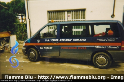 Mercedes-Benz Vito I Serie
Pubblica Assistenza Croce Azzurra Comano
Sigla Veicolo: "Comano 06"
Protezione Civile - Servizi Sociali
*Prima versione con unico lampeggiante anteriore, poi sostituito da barra stroboscopica - Mezzo dismesso*
Parole chiave: Mercedes-Benz Vito_ISerie Servizi_Sociali