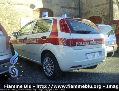 Fiat Grande Punto
Corpo Unico di Polizia Locale "Struttura Unica Lunigiana"
ora "Unione di Comuni Montana Lunigiana"
Allestimento "Ciabilli"
POLIZIA LOCALE YA 035 AH
Parole chiave: Fiat Grande_Punto_4x4 PoliziaLocaleYA035AH