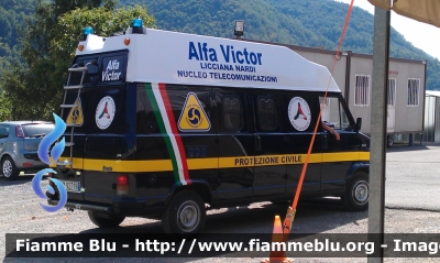 Fiat Ducato I serie
Protezione Civile Alfa Victor
Gruppo Comunale di Licciana Nardi (MS)
Nucleo Telecomunicazioni
Veicolo ex stazione mobile Carabinieri ricondizionato con lampeggianti strobo in sostituzione dei girevoli originali
Parole chiave: Fiat Ducato_Iserie