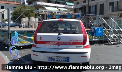 Fiat Punto III serie
Polizia Municipale
Comune di Massa
Automezzo n°8
Allestimento Ciabilli
Parole chiave: Fiat Punto_IIIserie