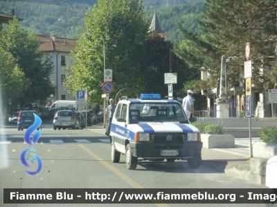 Fiat Panda 4x4 II serie
Polizia Municipale di Podenzana (MS)
Veicolo non in livrea regionale Toscana ma livrea simile a quella della Liguria
Anteriormente riporta il Pegaso stilizzato con indicazione del numero del mezzo e la dicitura "Regione Toscana"
Parole chiave: Fiat Panda_4x4_IIserie