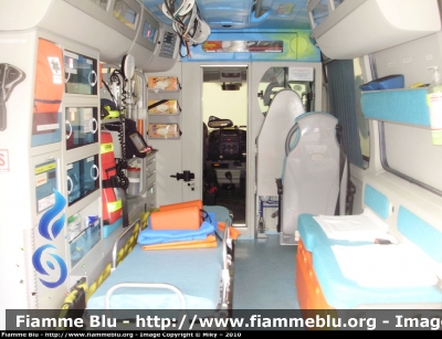 Fiat Ducato III Serie
Pubblica Assistenza Croce Azzurra Comano
Sigla Veicolo: "Hotel 04"
Allestimento "Aricar"
Particolare del Vano Sanitario
Parole chiave: Fiat Ducato_IIISerie Ambulanza 118_Comano