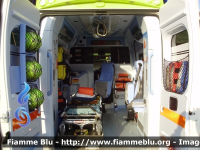 Fiat Ducato X250
Pubblica Assistenza Croce Azzurra Comano
Sigla Veicolo: "Hotel 08"
Allestimento "Aricar Life"
Ambulanza di emergenza in sostituzione di "Hotel 04"
Vano sanitario - vista posteriore
Parole chiave: Fiat Ducato_X250 Ambulanza