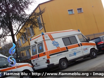 Fiat Ducato I serie
S.M.S. Pontassieve (FI)
veicolo in uso alla P.A. Croce Bianca di Aulla (MS) colpita dall'alluvione nel Novembre 2011
Parole chiave: Fiat Ducato_Iserie Ambulanza