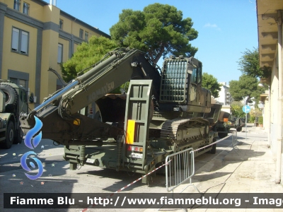 Komatsu PC210NLC
Esercito Italiano
4° Genio Pionieri di Palermo
Parole chiave: Komatsu PC210NLC Festa_forze_armate_2011