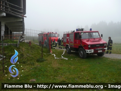 Iveco VM90
Vigili del Fuoco
Unione Distrettuale Alto Garda e Ledro
Corpo Volontario di Tiarno di Sopra
VF D00 TN
Parole chiave: Iveco VM90 VFD00TN