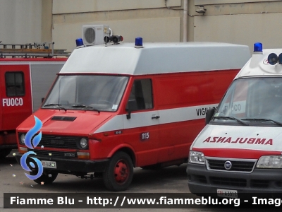 Iveco Daily I serie
Vigili del Fuoco
Comando Provinciale di Cagliari
VF 14621
Parole chiave: Iveco Daily_Iserie VF14621