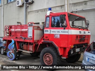 Iveco 90PC
Vigili del Fuoco
Comando Provinciale di Cagliari
Allestimento Baribbi
VF 13360
Parole chiave: Iveco 90PC VF14628 SAnta_Barbara_2013