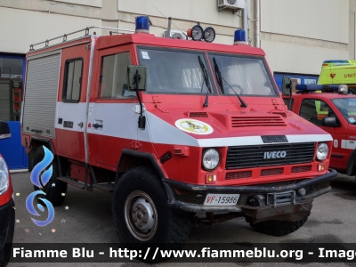 Iveco VM90
Vigili del Fuoco
Comando Provinciale di Cagliari
Nucleo NBCR
Allestimento Baribbi
VF 15986
Parole chiave: Iveco VM90 VF15956 Santa_Barbara_2014