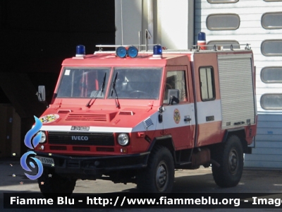 Iveco VM90
Vigili del Fuoco
Comando Provinciale di Cagliari
Nucleo NBCR
Allestimento Baribbi
VF 15986
Parole chiave: Iveco VM90 VF15986 SAnta_Barbara_2013