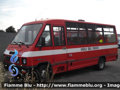 Iveco Daily 49-10 I serie
Vigili del Fuoco
Comando Provinciale Catania
VF 16313
Parole chiave: Iveco Daily_49-10_Iserie VF16313