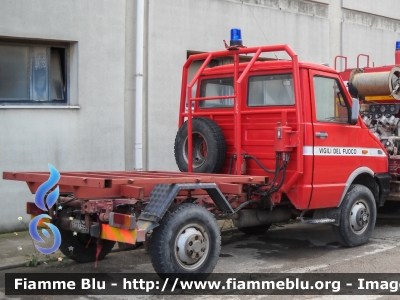 Iveco Daily 4x4 II serie
Vigili del Fuoco
Comando Provinciale di Cagliari
VF 17593
Parole chiave: Iveco Daily_4x4_IIserie VF17593