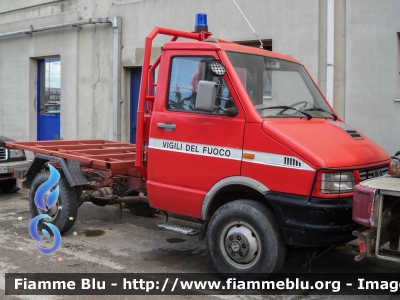 Iveco Daily 4x4 II serie
Vigili del Fuoco
Comando Provinciale di Cagliari
VF 17593
Parole chiave: Iveco Daily_4x4_IIserie VF17593