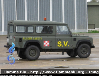 Land Rover Defender 110
Aereonautica Militare
S.V. Flight Safety
AM AI 048
Parole chiave: Land-Rover Defender_110 AMAI048