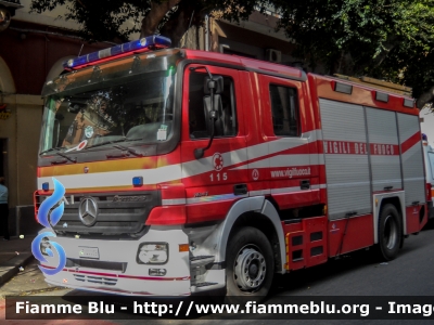 Mercedes-Benz Actros 1841 II serie
Vigili del Fuoco
Comando Provinciale di Cagliari
AutoPompaSerbatoio allestimento Bai
VF 23359
Parole chiave: Mercedes-Benz Actros_1841_IIserie VF23359 Santa_Barbara_2013