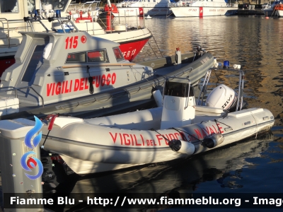 Gommone
Vigili del Fuoco
Comando Provinciale di Cagliari
Nucleo Sommozzatori
Parole chiave: Gommone