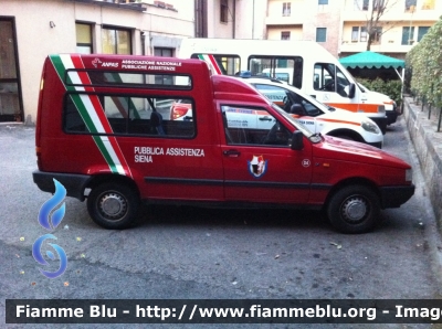 Fiat Fiorino II serie
Pubblica Assistenza di Siena
Mezzo attrezzato con pedana elettrica
Parole chiave: Fiat Fiorino_IIserie