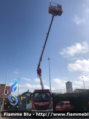 Iveco EuroCargo 110EL22 IV serie
Vigili del Fuoco
Comando Provinciale di Bari
Distaccamento Permanente di Barletta
Piattaforma aerea ribassata da 30 metri di sviluppo massimo
Allestimento Multitel-Pagliero
VF 28375
Parole chiave: Iveco EuroCargo_110EL22_IVserie VF28375 Santa_Barbara_2022