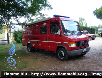 Mercedes-Benz Vario 814D
Vigili del Fuoco
Comando Provinciale di Livorno
VF 23824
Parole chiave: Mercedes_Benz_Vario_814D VF23824