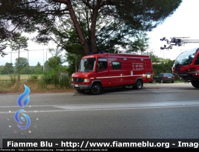 Mercedes-Benz Vario 814D
Vigili del Fuoco
Comando Provinciale di Livorno
VF 23824
Parole chiave: Mercedes-Benz Vario_814D VF23824